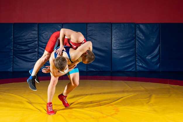Спортивная форма и снаряжение для самбо